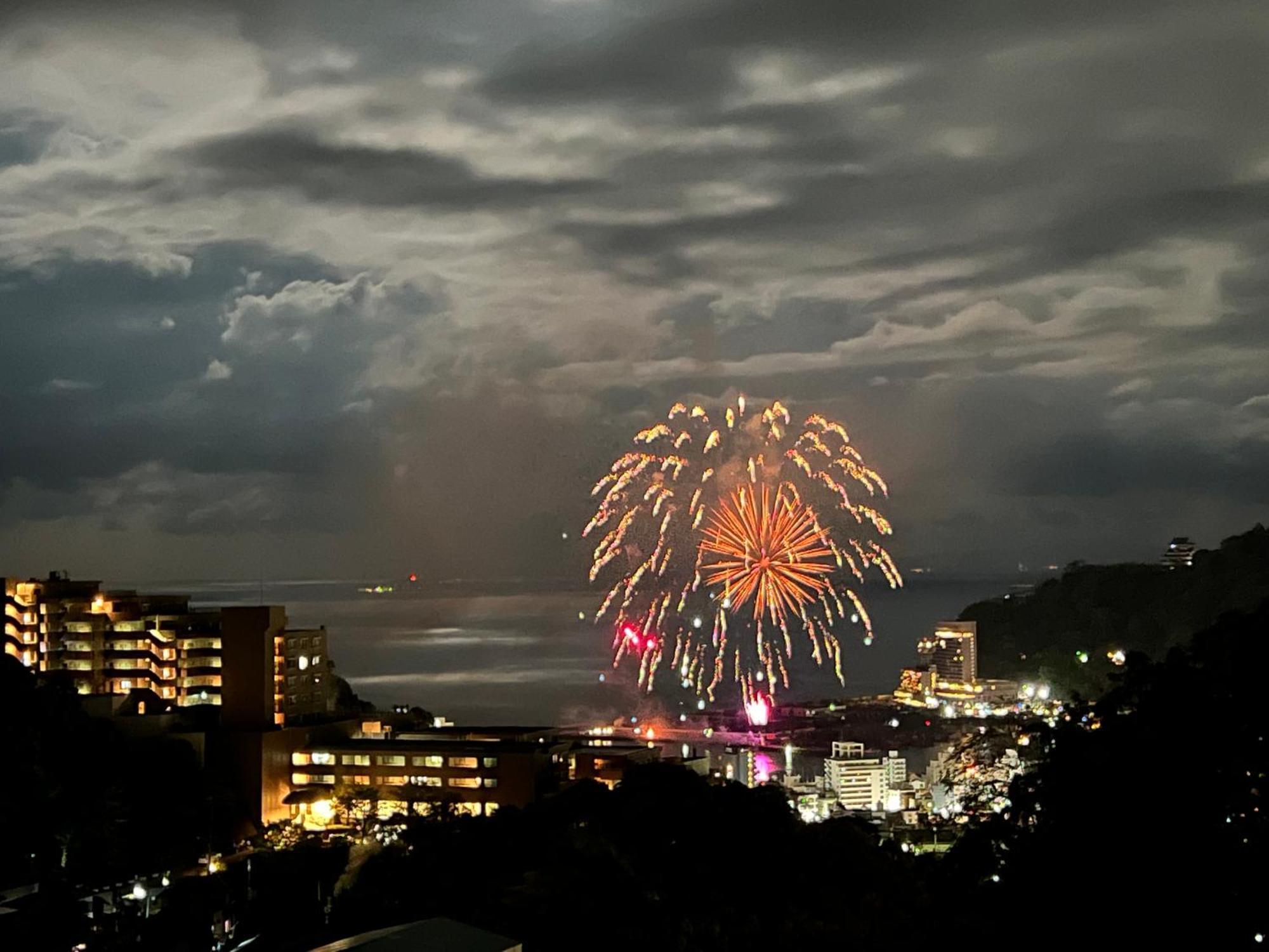 熱海温泉　実の別荘 อาตามิ ภายนอก รูปภาพ